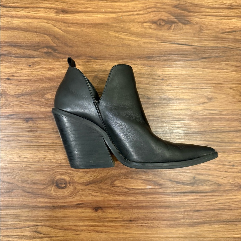 Steve Madden Black Leather Ankle Boots Size 7